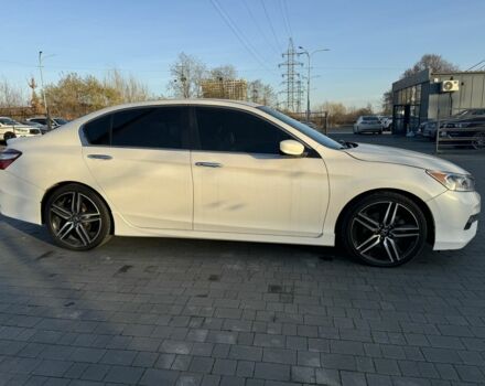 Білий Хонда Аккорд, об'ємом двигуна 2.4 л та пробігом 255 тис. км за 12900 $, фото 6 на Automoto.ua