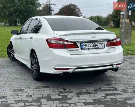 Білий Хонда Аккорд, об'ємом двигуна 2.36 л та пробігом 255 тис. км за 12500 $, фото 5 на Automoto.ua