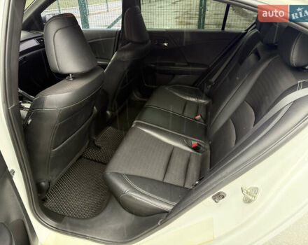 Белый Хонда Аккорд, объемом двигателя 2.36 л и пробегом 160 тыс. км за 13600 $, фото 20 на Automoto.ua