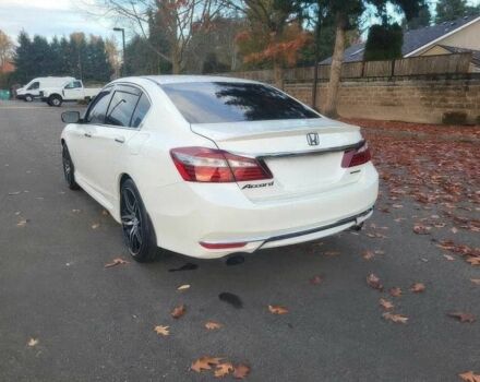 Белый Хонда Аккорд, объемом двигателя 2.4 л и пробегом 51 тыс. км за 11000 $, фото 3 на Automoto.ua