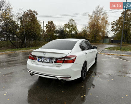 Белый Хонда Аккорд, объемом двигателя 2.36 л и пробегом 160 тыс. км за 13500 $, фото 7 на Automoto.ua