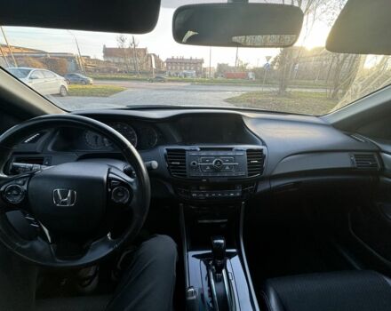 Білий Хонда Аккорд, об'ємом двигуна 2.4 л та пробігом 255 тис. км за 12900 $, фото 7 на Automoto.ua