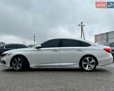 Белый Хонда Аккорд, объемом двигателя 1.5 л и пробегом 129 тыс. км за 18940 $, фото 2 на Automoto.ua