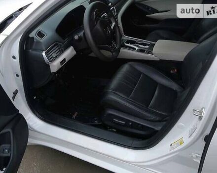 Білий Хонда Аккорд, об'ємом двигуна 1.5 л та пробігом 131 тис. км за 17500 $, фото 40 на Automoto.ua