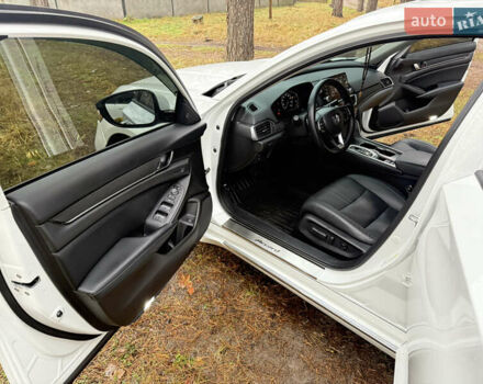 Белый Хонда Аккорд, объемом двигателя 2 л и пробегом 48 тыс. км за 19500 $, фото 31 на Automoto.ua