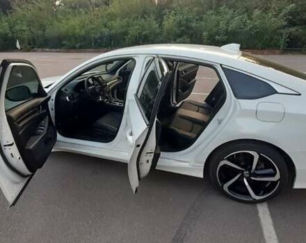 Білий Хонда Аккорд, об'ємом двигуна 1.5 л та пробігом 63 тис. км за 18200 $, фото 5 на Automoto.ua