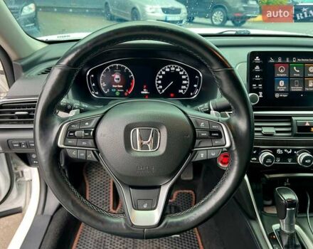 Белый Хонда Аккорд, объемом двигателя 1.5 л и пробегом 129 тыс. км за 18940 $, фото 21 на Automoto.ua