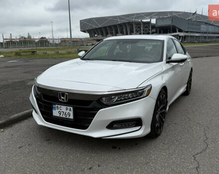 Білий Хонда Аккорд, об'ємом двигуна 1.5 л та пробігом 70 тис. км за 17700 $, фото 1 на Automoto.ua