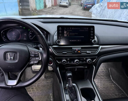 Белый Хонда Аккорд, объемом двигателя 1.5 л и пробегом 190 тыс. км за 19700 $, фото 14 на Automoto.ua