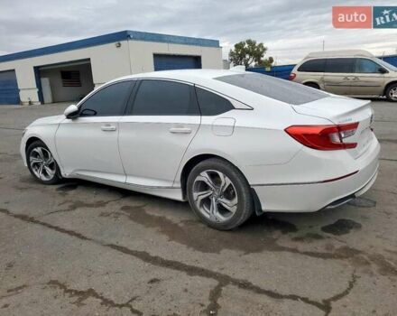 Белый Хонда Аккорд, объемом двигателя 1.5 л и пробегом 150 тыс. км за 4700 $, фото 1 на Automoto.ua