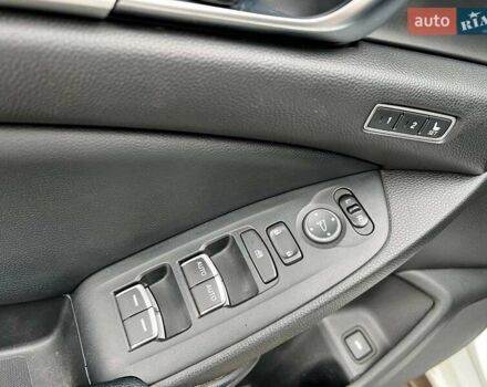 Белый Хонда Аккорд, объемом двигателя 1.5 л и пробегом 129 тыс. км за 18940 $, фото 15 на Automoto.ua