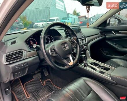 Белый Хонда Аккорд, объемом двигателя 1.5 л и пробегом 129 тыс. км за 18940 $, фото 16 на Automoto.ua