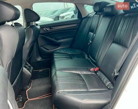 Белый Хонда Аккорд, объемом двигателя 1.5 л и пробегом 129 тыс. км за 18940 $, фото 35 на Automoto.ua