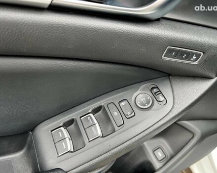 Білий Хонда Аккорд, об'ємом двигуна 1.5 л та пробігом 129 тис. км за 20590 $, фото 15 на Automoto.ua