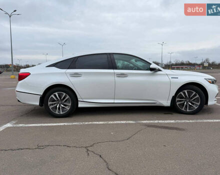 Білий Хонда Аккорд, об'ємом двигуна 2 л та пробігом 83 тис. км за 22000 $, фото 4 на Automoto.ua