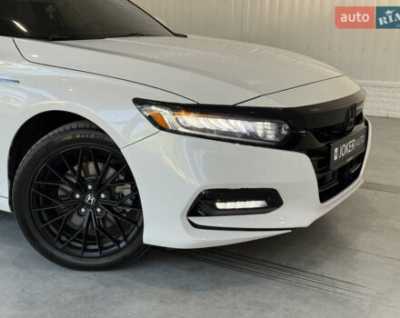 Белый Хонда Аккорд, объемом двигателя 1.99 л и пробегом 102 тыс. км за 23600 $, фото 1 на Automoto.ua