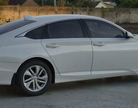Білий Хонда Аккорд, об'ємом двигуна 1.5 л та пробігом 32 тис. км за 19200 $, фото 11 на Automoto.ua