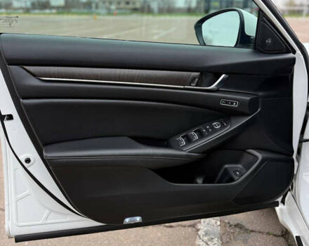 Білий Хонда Аккорд, об'ємом двигуна 2 л та пробігом 83 тис. км за 22000 $, фото 7 на Automoto.ua