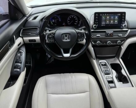 Белый Хонда Аккорд, объемом двигателя 2 л и пробегом 46 тыс. км за 10000 $, фото 12 на Automoto.ua