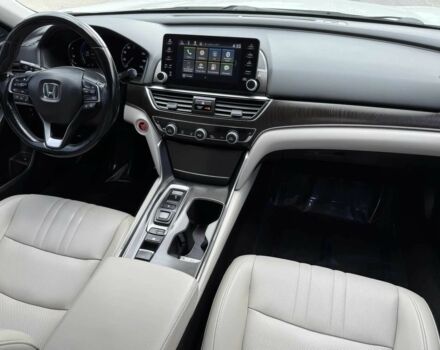 Белый Хонда Аккорд, объемом двигателя 2 л и пробегом 46 тыс. км за 10000 $, фото 8 на Automoto.ua