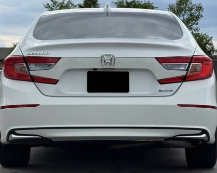 Белый Хонда Аккорд, объемом двигателя 2 л и пробегом 46 тыс. км за 10000 $, фото 4 на Automoto.ua