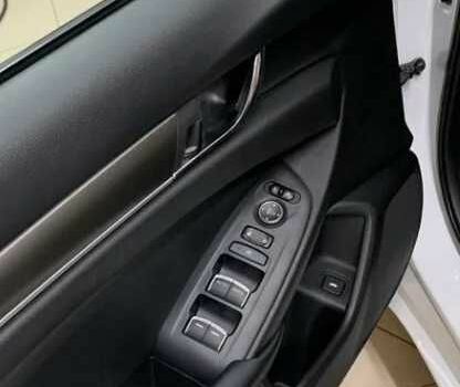 Білий Хонда Аккорд, об'ємом двигуна 2 л та пробігом 33 тис. км за 17300 $, фото 8 на Automoto.ua