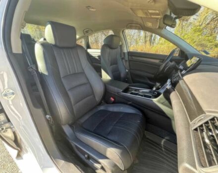 Белый Хонда Аккорд, объемом двигателя 1.5 л и пробегом 26 тыс. км за 14000 $, фото 9 на Automoto.ua