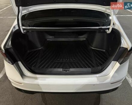 Белый Хонда Аккорд, объемом двигателя 1.99 л и пробегом 12 тыс. км за 36999 $, фото 11 на Automoto.ua