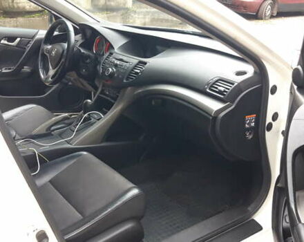 Белый Хонда Аккорд, объемом двигателя 2.4 л и пробегом 287 тыс. км за 8600 $, фото 23 на Automoto.ua