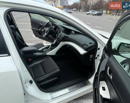 Белый Хонда Аккорд, объемом двигателя 2.35 л и пробегом 260 тыс. км за 12500 $, фото 15 на Automoto.ua