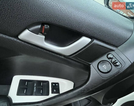 Белый Хонда Аккорд, объемом двигателя 2.35 л и пробегом 260 тыс. км за 12500 $, фото 11 на Automoto.ua