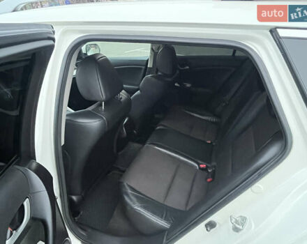 Белый Хонда Аккорд, объемом двигателя 2.35 л и пробегом 260 тыс. км за 12500 $, фото 14 на Automoto.ua