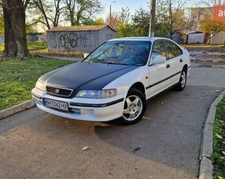 Белый Хонда Аккорд, объемом двигателя 1.85 л и пробегом 280 тыс. км за 1900 $, фото 1 на Automoto.ua