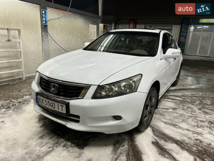 Белый Хонда Аккорд, объемом двигателя 2.36 л и пробегом 227 тыс. км за 5800 $, фото 1 на Automoto.ua