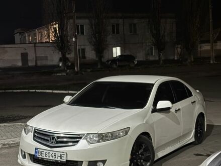 Белый Хонда Аккорд, объемом двигателя 2.4 л и пробегом 245 тыс. км за 9000 $, фото 1 на Automoto.ua