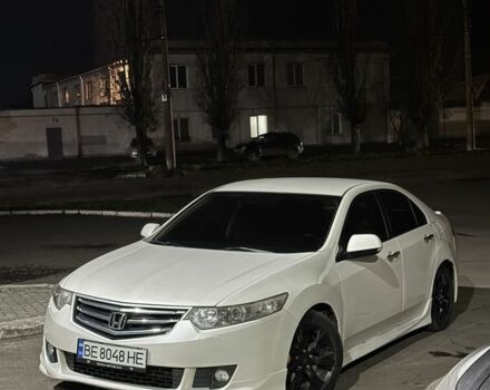 Белый Хонда Аккорд, объемом двигателя 2.4 л и пробегом 245 тыс. км за 9000 $, фото 1 на Automoto.ua