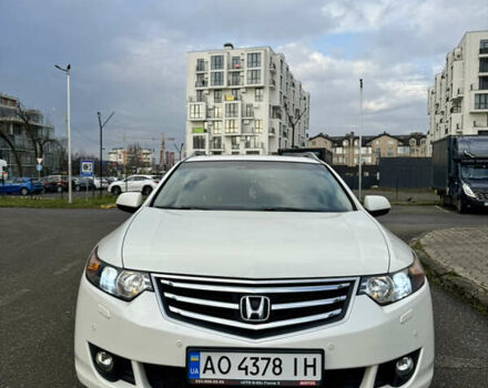 Белый Хонда Аккорд, объемом двигателя 2.35 л и пробегом 224 тыс. км за 9999 $, фото 1 на Automoto.ua