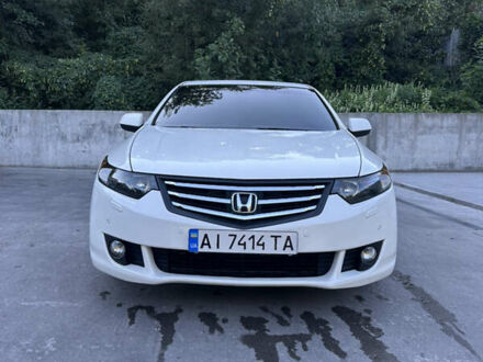 Белый Хонда Аккорд, объемом двигателя 2.4 л и пробегом 220 тыс. км за 9999 $, фото 1 на Automoto.ua