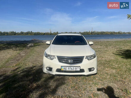 Белый Хонда Аккорд, объемом двигателя 2.35 л и пробегом 185 тыс. км за 13500 $, фото 1 на Automoto.ua