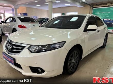 Хонда Аккорд 2011 в Кропивницком (Кировограде) на Automoto.ua Белый Хонда Аккорд, объемом двигателя 2 л и пробегом 189 тыс. км за 9900 $, фото 1 на Automoto.ua