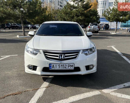 Белый Хонда Аккорд, объемом двигателя 2.4 л и пробегом 230 тыс. км за 10488 $, фото 1 на Automoto.ua