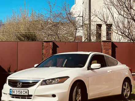 Білий Хонда Аккорд, об'ємом двигуна 2.35 л та пробігом 220 тис. км за 10500 $, фото 1 на Automoto.ua