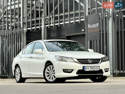 Хонда Аккорд 2013 в Киеве на Automoto.ua Белый Хонда Аккорд, объемом двигателя 2.4 л и пробегом 185 тыс. км за 12900 $, фото 1 на Automoto.ua