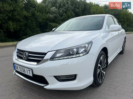 Хонда Аккорд 2013 у Бродах на Automoto.ua Білий Хонда Аккорд, об'ємом двигуна 2.4 л та пробігом 240 тис. км за 12650 $, фото 1 на Automoto.ua