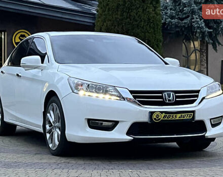 Белый Хонда Аккорд, объемом двигателя 3.47 л и пробегом 140 тыс. км за 12999 $, фото 1 на Automoto.ua