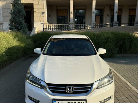 Хонда Аккорд 2013 в Одессе на Automoto.ua Белый Хонда Аккорд, объемом двигателя 2.4 л и пробегом 170 тыс. км за 13300 $, фото 1 на Automoto.ua