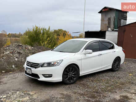 Хонда Аккорд 2015 у Кременчуге на Automoto.ua Білий Хонда Аккорд, об'ємом двигуна 2.36 л та пробігом 200 тис. км за 11300 $, фото 1 на Automoto.ua