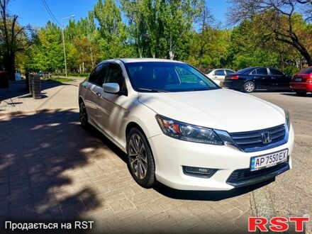 Белый Хонда Аккорд, объемом двигателя 2.4 л и пробегом 195 тыс. км за 10630 $, фото 1 на Automoto.ua