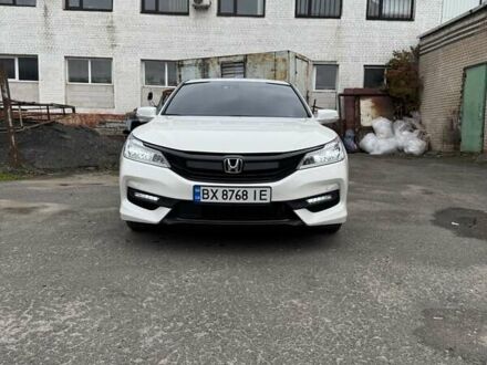 Белый Хонда Аккорд, объемом двигателя 3.47 л и пробегом 171 тыс. км за 17900 $, фото 1 на Automoto.ua