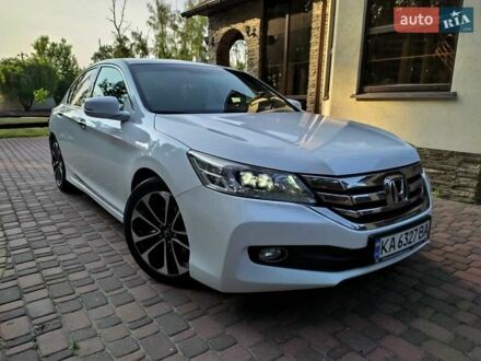 Хонда Аккорд 2015 у Києві на Automoto.ua Білий Хонда Аккорд, об'ємом двигуна 2.4 л та пробігом 138 тис. км за 15950 $, фото 1 на Automoto.ua
